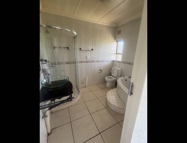 2 bed property to rent in HAMBERG